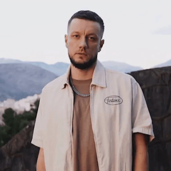 Photos of Yourself in Different Eras - Input